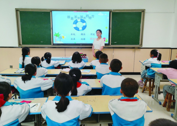 一切为学生的终身发展负责才能创造适合学生发