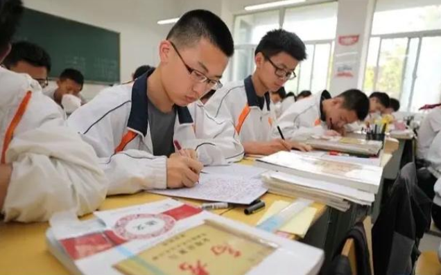 上好学的热切等更有教育资源分配长期不均学区
